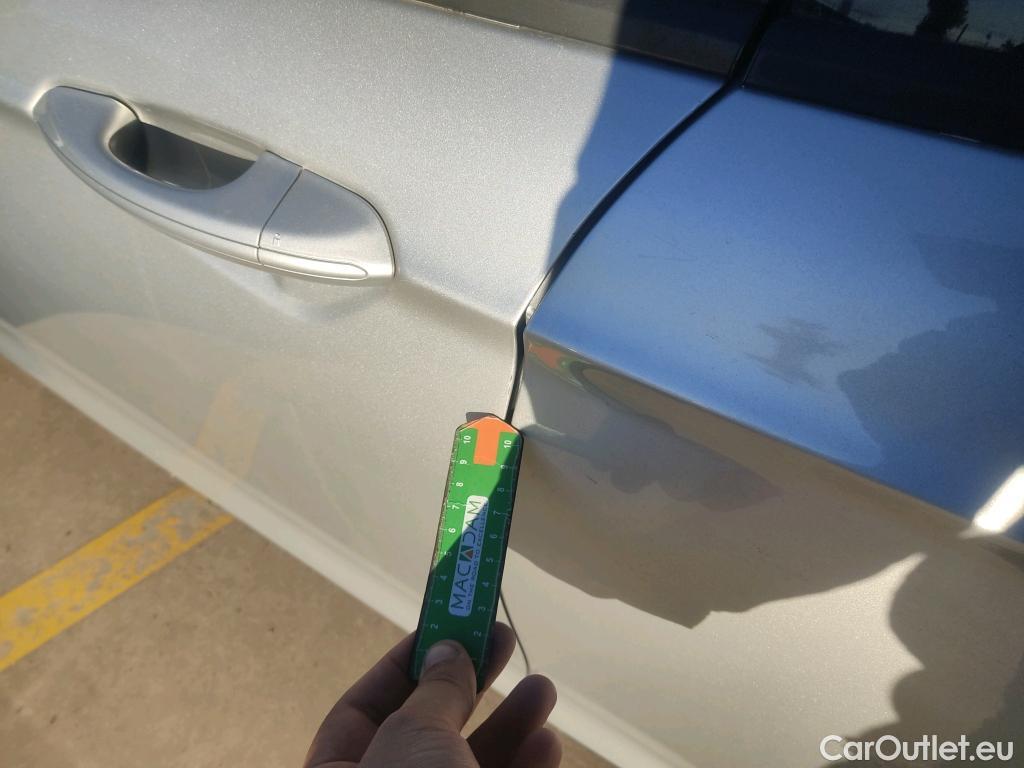  Ford  Mondeo FORD  / 2014 / 5P / familiar 2.0 TDCi 110kW Trend Powershift SB #31