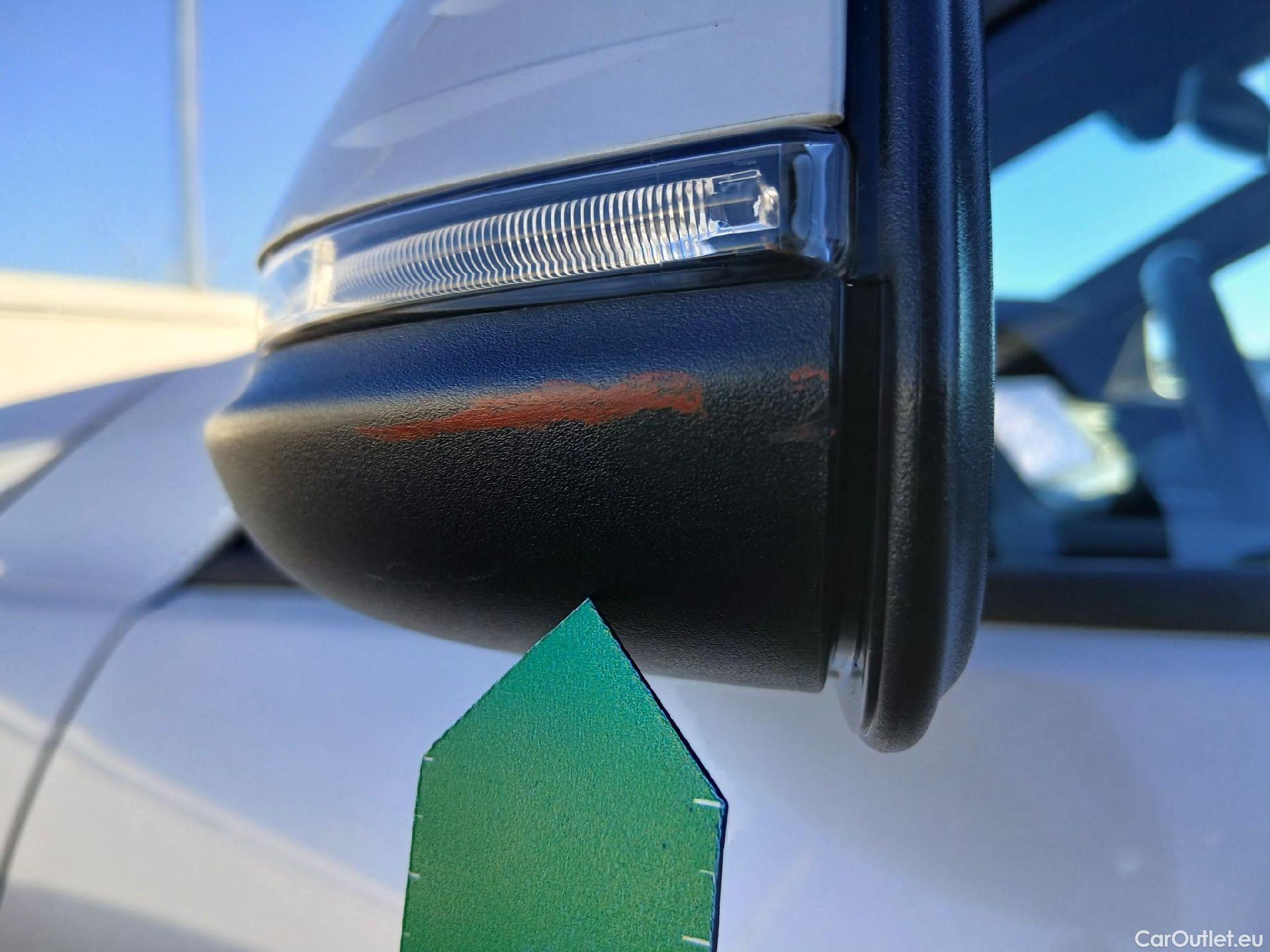  Bmw  Serie 1 BMW  / 2019 / 5P / berlina con portón 118i #4