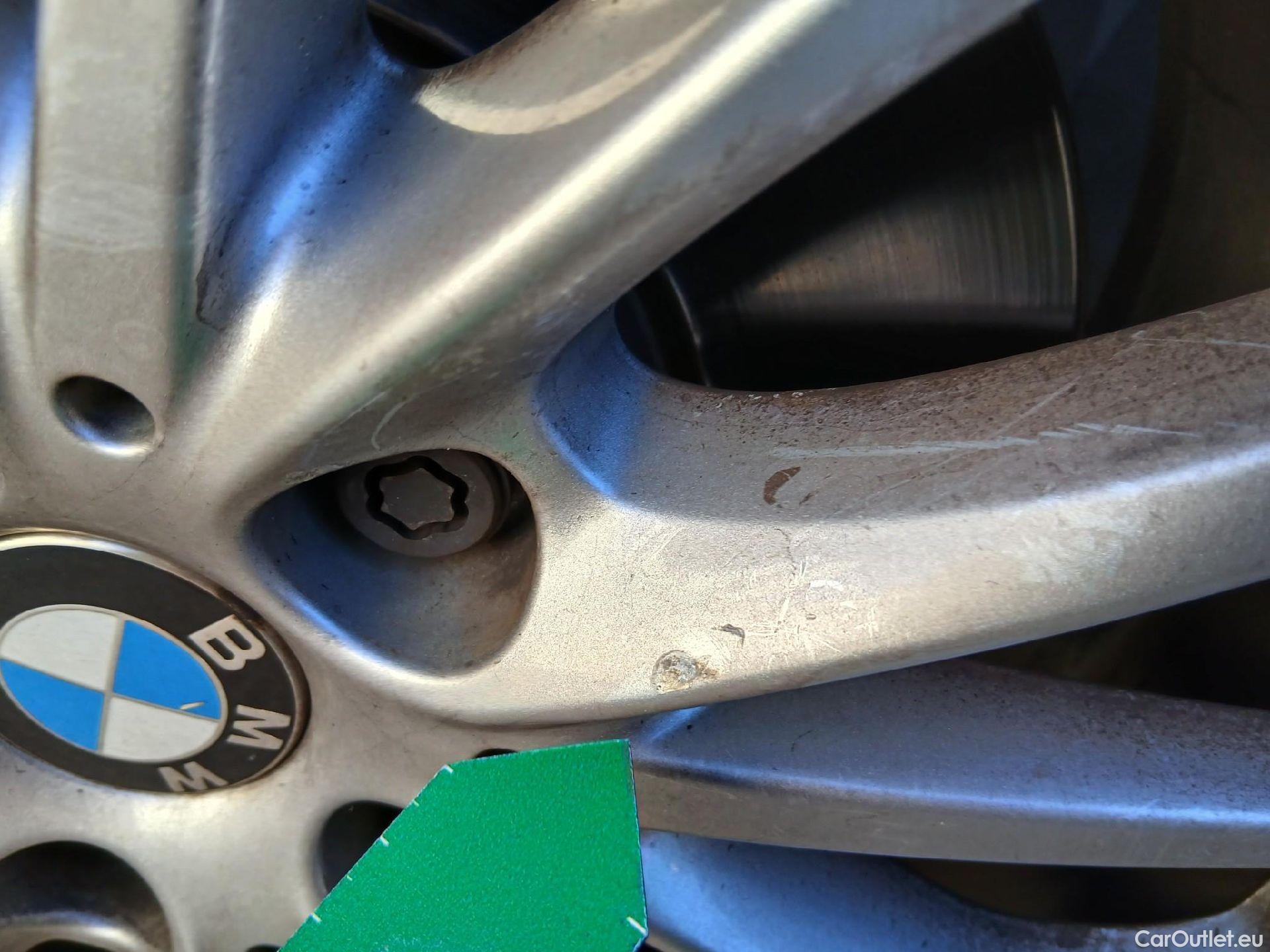  Bmw  Serie 1 BMW  / 2019 / 5P / berlina con portón 118i #3