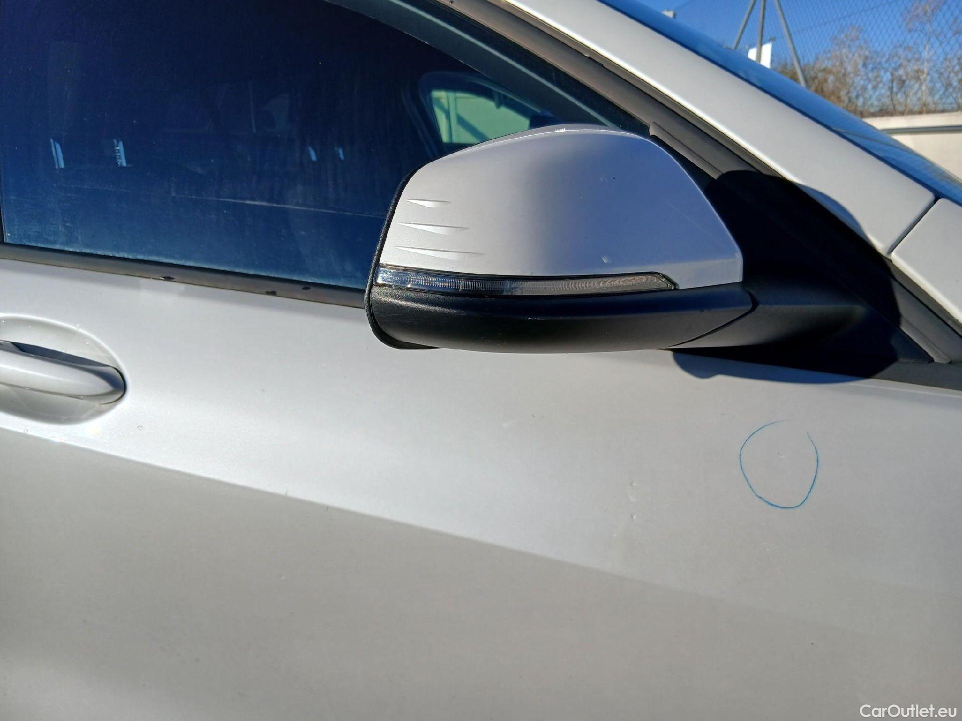  Bmw  Serie 1 BMW  / 2019 / 5P / berlina con portón 118i #19