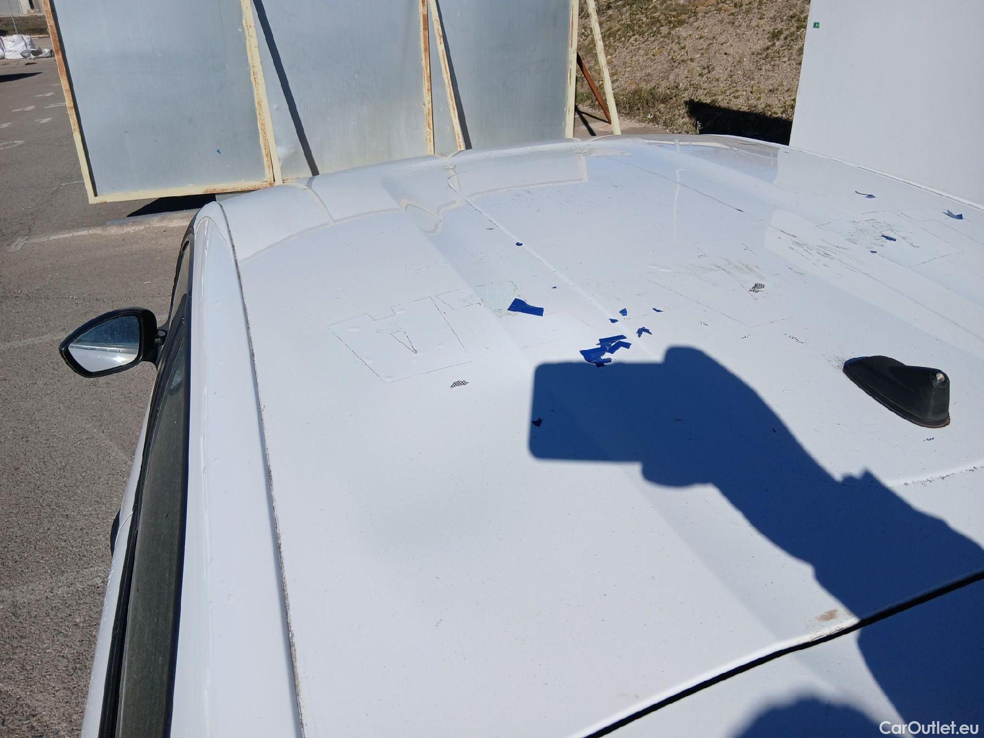  Citroen  C3 CITROEN  / 2016 / 5P / berlina comercial BlueHDi 55KW (75CV) S&S Comercial #26