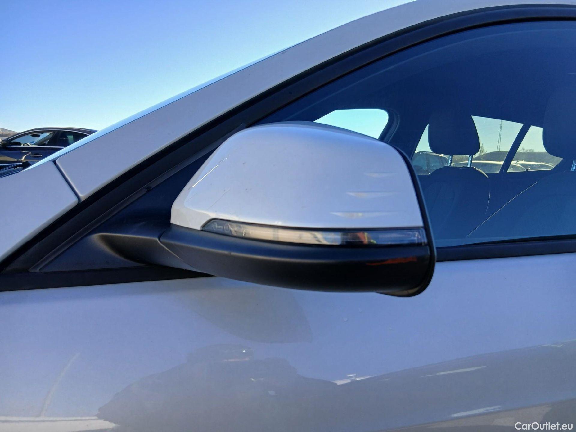  Bmw  Serie 1 BMW  / 2019 / 5P / berlina con portón 118i #5