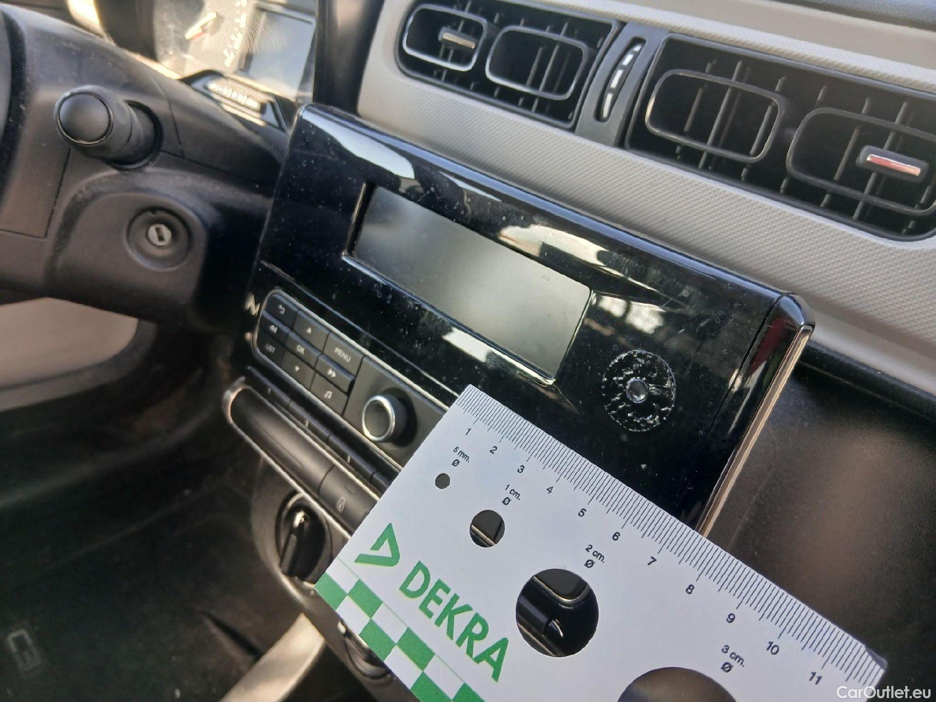  Citroen  C3 CITROEN  / 2016 / 5P / berlina comercial BlueHDi 55KW (75CV) S&S Comercial #37