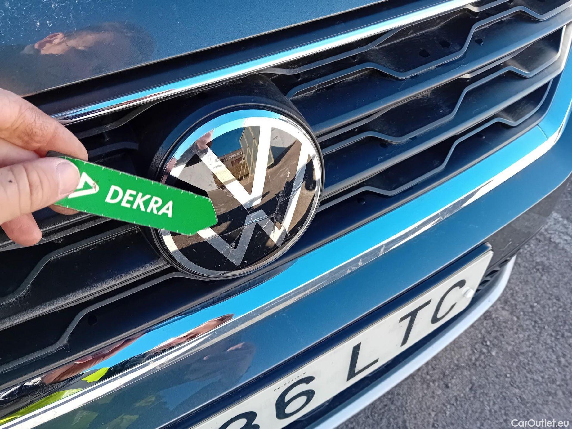  Volkswagen  T-ROC VOLKSWAGEN  / 2017 / 5P / todoterreno Advance 2.0 TDI 110kW (150CV) DSG (AC2) #3