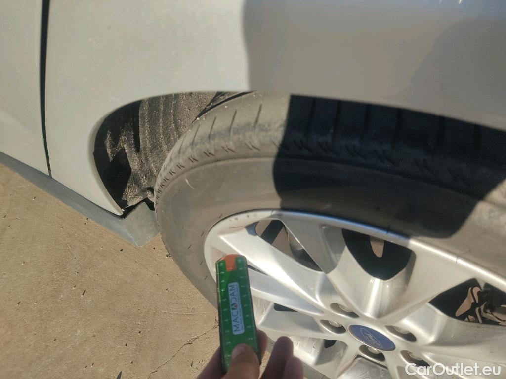  Ford  Mondeo FORD  / 2014 / 5P / familiar 2.0 TDCi 110kW Trend Powershift SB #29