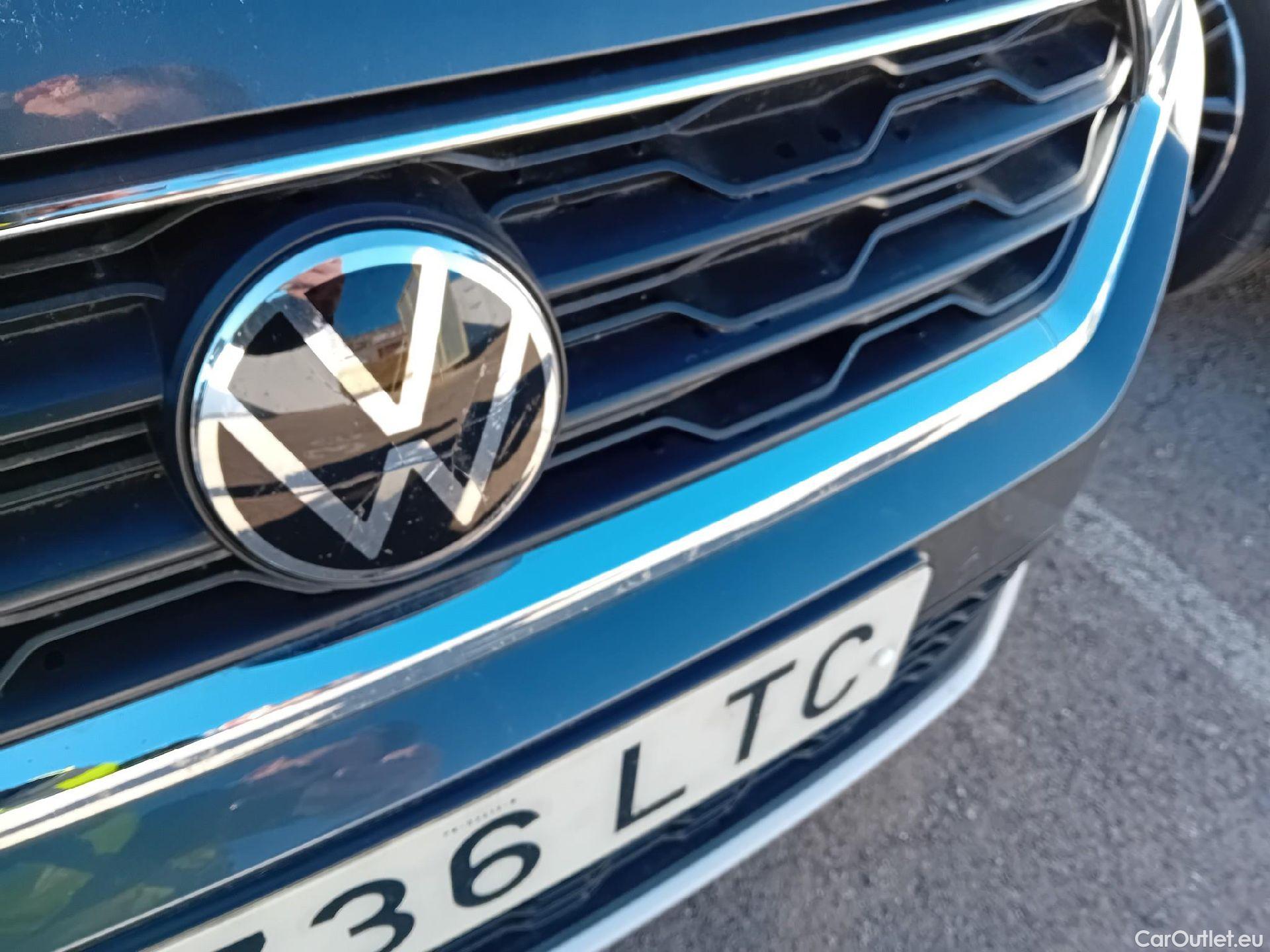  Volkswagen  T-ROC VOLKSWAGEN  / 2017 / 5P / todoterreno Advance 2.0 TDI 110kW (150CV) DSG (AC2) #4