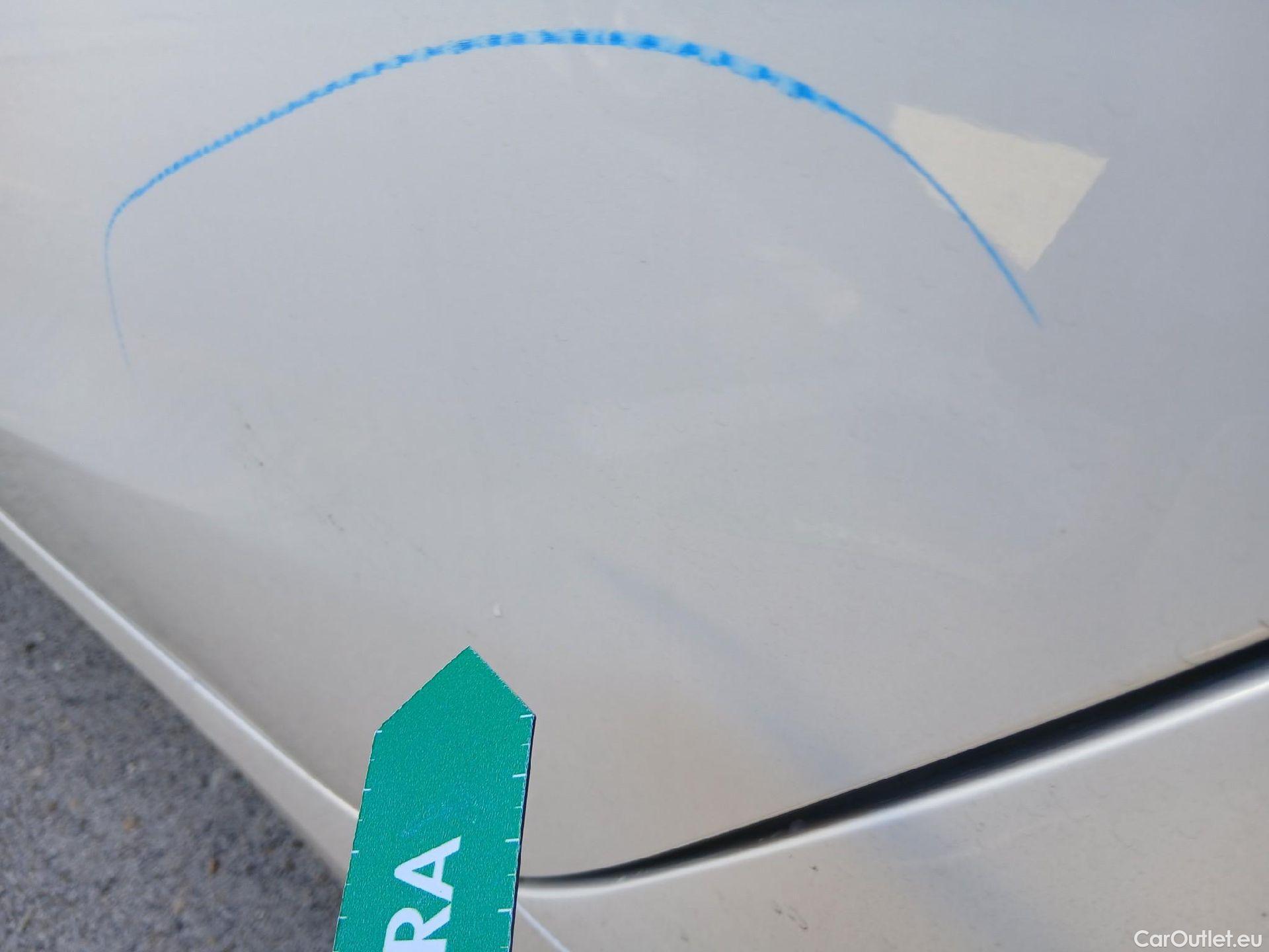  Bmw  Serie 1 BMW  / 2019 / 5P / berlina con portón 118i #9