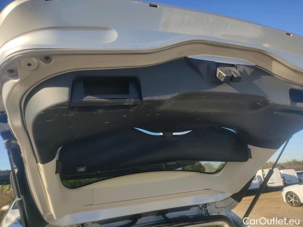  Ford  Mondeo FORD  / 2014 / 5P / familiar 2.0 TDCi 110kW Trend Powershift SB #18