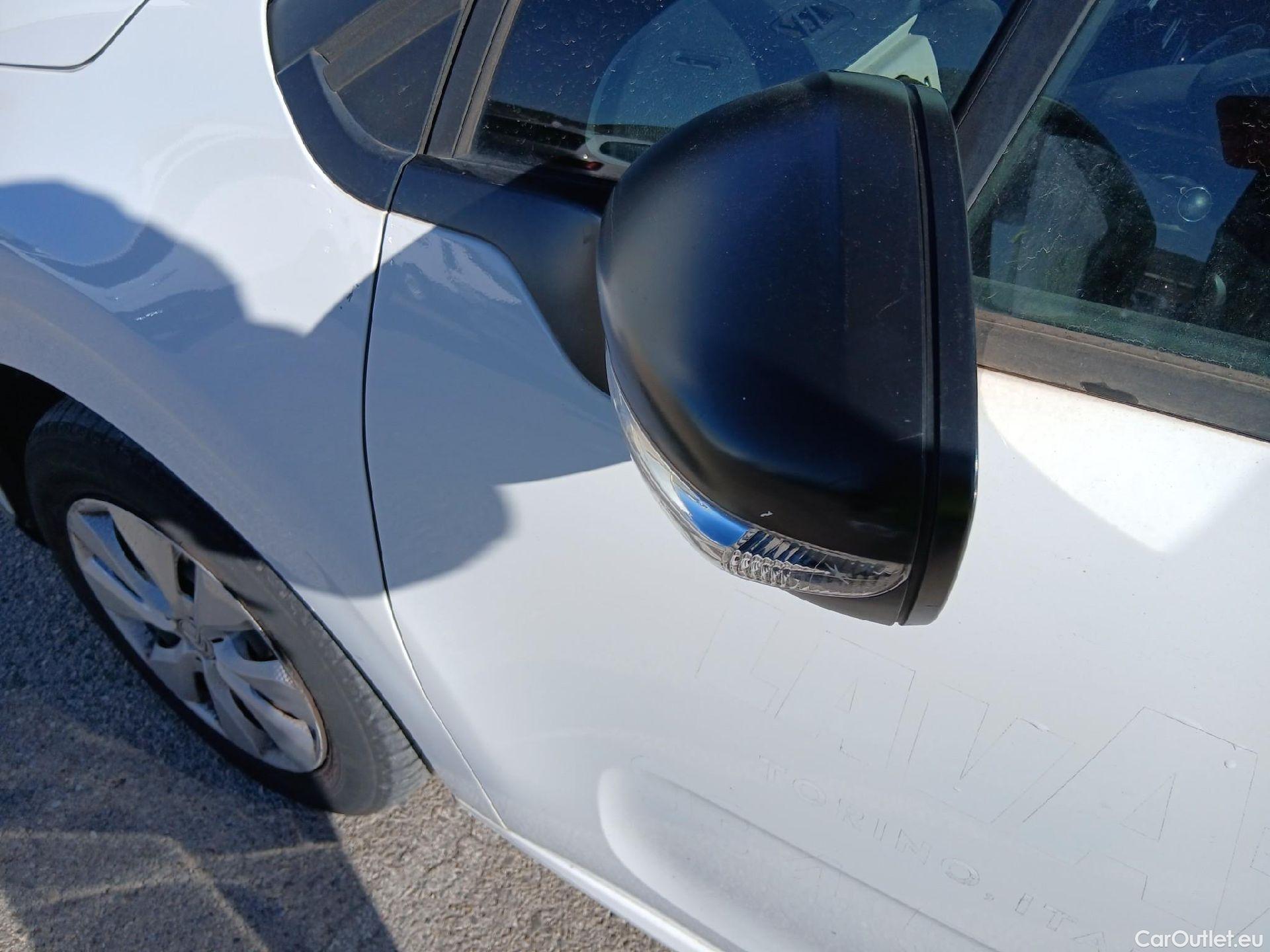  Citroen  C3 CITROEN  / 2016 / 5P / berlina comercial BlueHDi 55KW (75CV) S&S Comercial #10