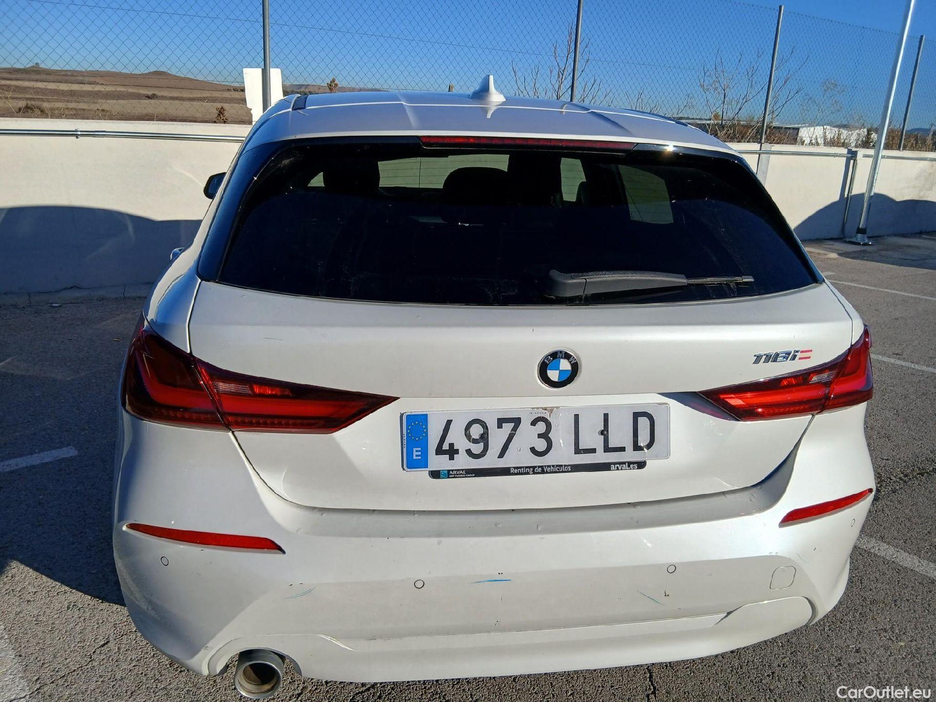  Bmw  Serie 1 BMW  / 2019 / 5P / berlina con portón 118i #12