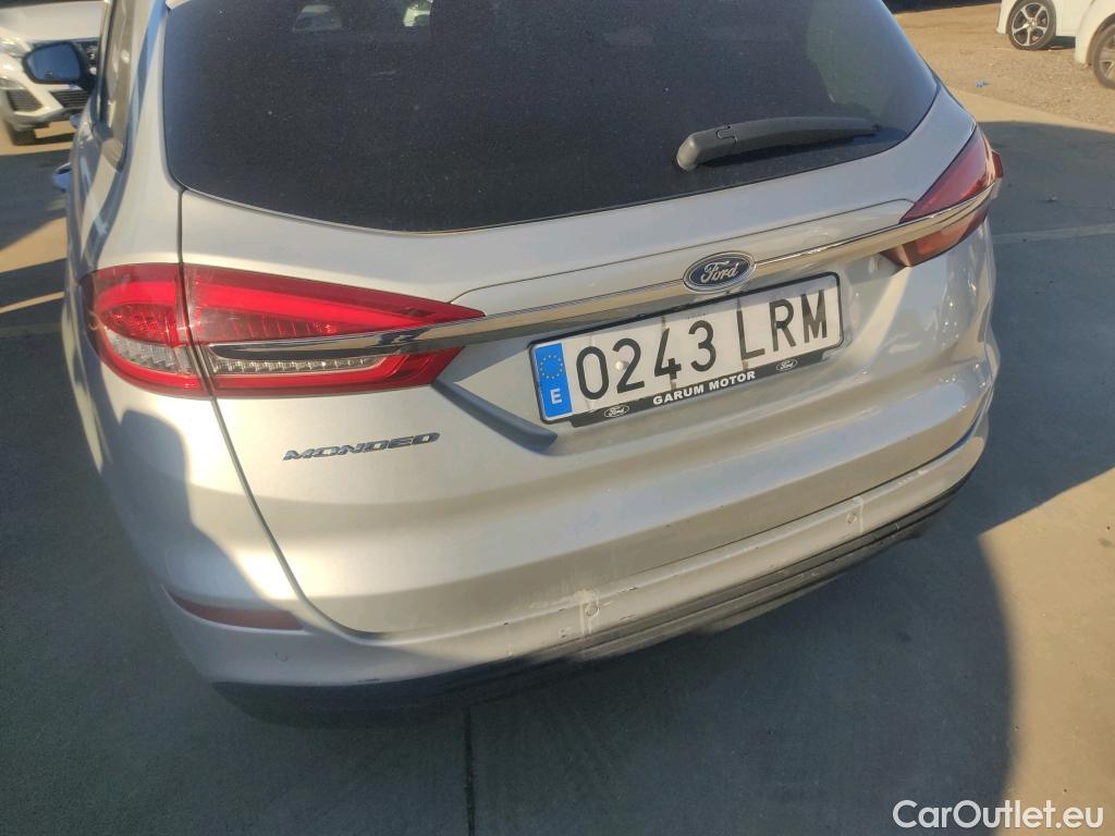  Ford  Mondeo FORD  / 2014 / 5P / familiar 2.0 TDCi 110kW Trend Powershift SB #38