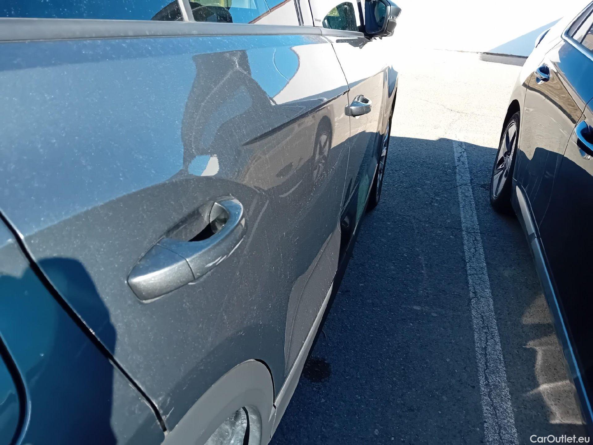  Volkswagen  T-ROC VOLKSWAGEN  / 2017 / 5P / todoterreno Advance 2.0 TDI 110kW (150CV) DSG (AC2) #13