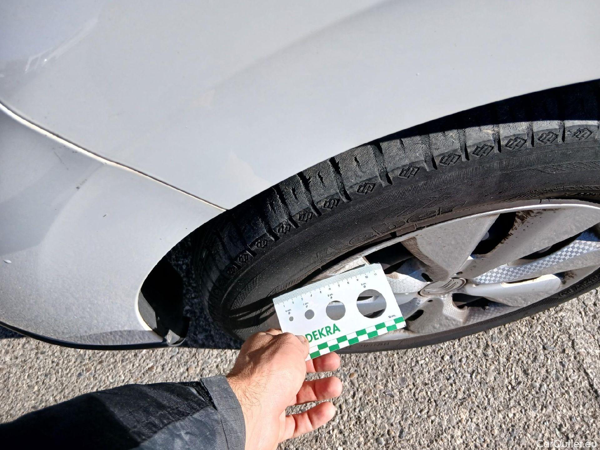  Citroen  C3 CITROEN  / 2016 / 5P / berlina comercial BlueHDi 55KW (75CV) S&S Comercial #6