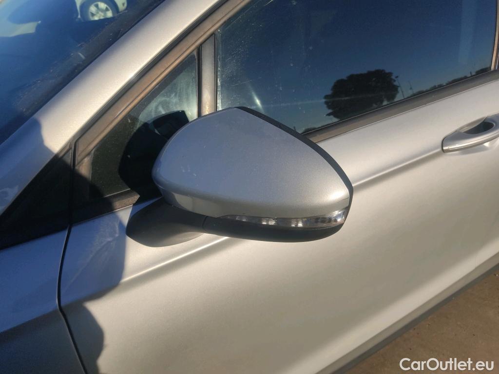  Ford  Mondeo FORD  / 2014 / 5P / familiar 2.0 TDCi 110kW Trend Powershift SB #32