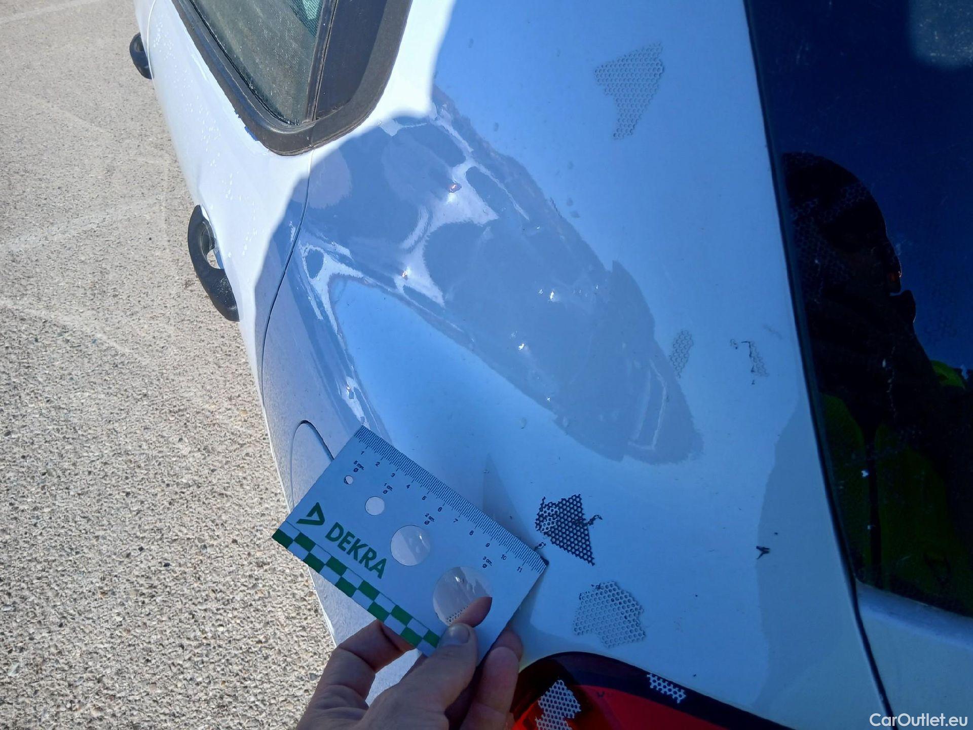  Citroen  C3 CITROEN  / 2016 / 5P / berlina comercial BlueHDi 55KW (75CV) S&S Comercial #15