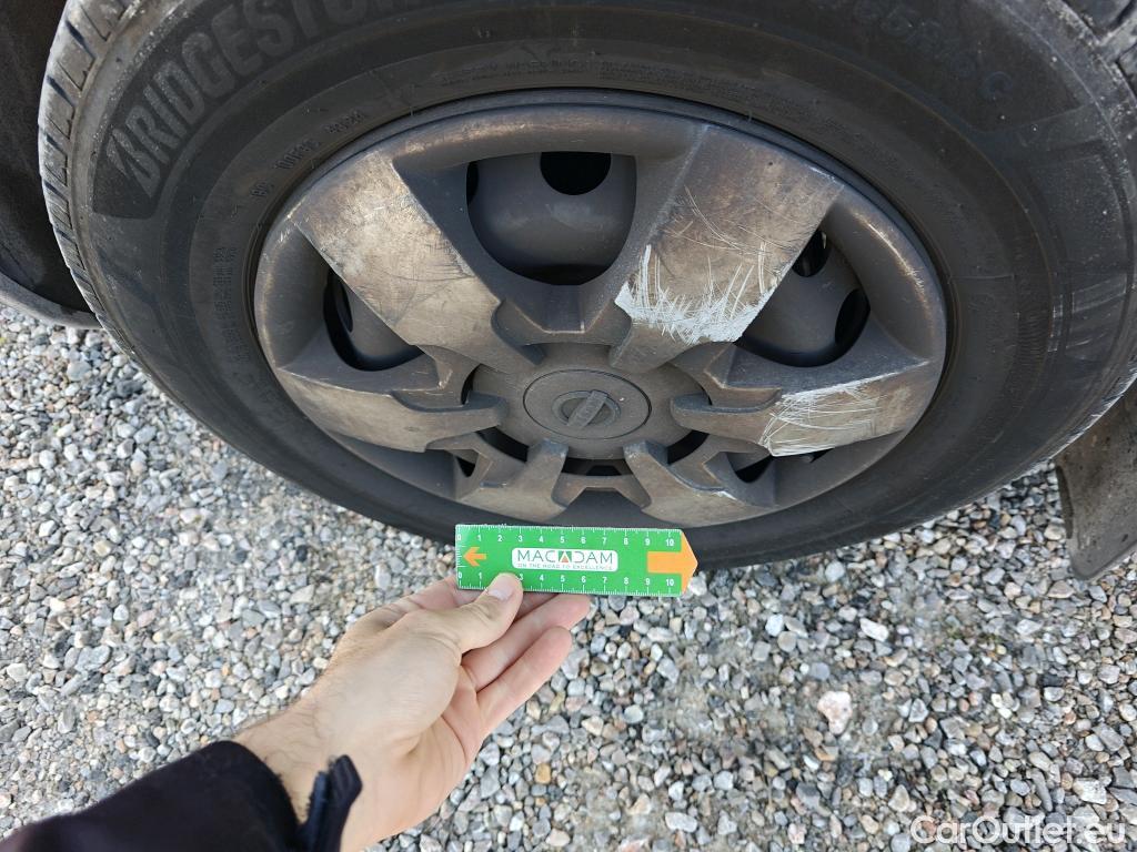  Nissan  NV400 NISSAN  / 2011 / 4P / furgón L2H2 3,5T 2.3dCi 99kW FWD Comfort #95