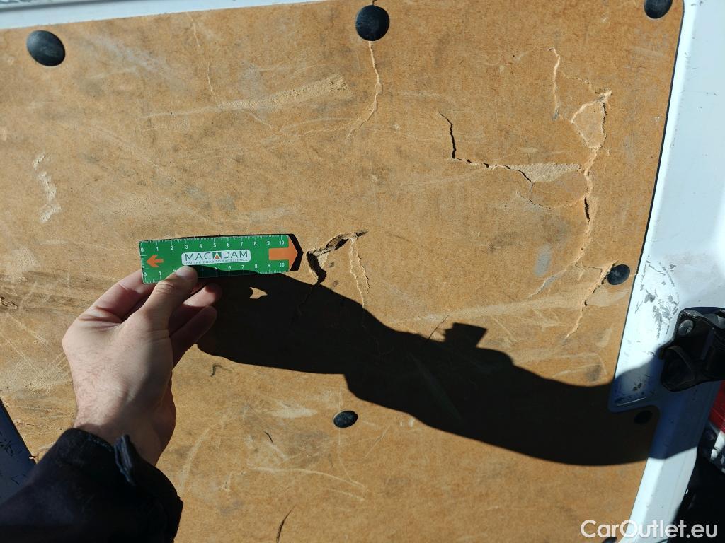  Nissan  NV400 NISSAN  / 2011 / 4P / furgón L2H2 3,5T 2.3dCi 99kW FWD Comfort #81