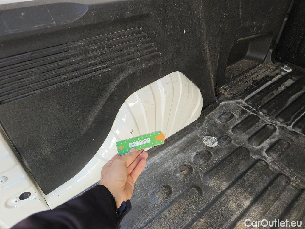  Peugeot  Partner PEUGEOT  / 2018 / 3P / furgón derivado de turismo Pro Standard 600kg BlueHDi 73kW #31