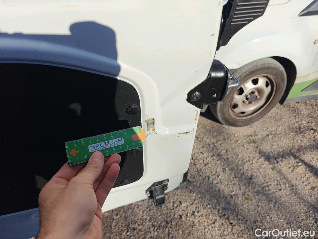  Peugeot  Partner PEUGEOT  / 2018 / 3P / furgón derivado de turismo Pro Standard 600kg BlueHDi 73kW #33