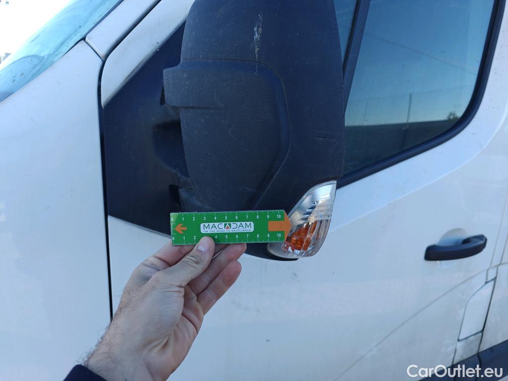  Nissan  NV400 NISSAN  / 2011 / 4P / furgón L2H2 3,5T 2.3dCi 99kW FWD Comfort #99