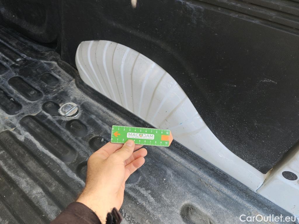  Peugeot  Partner PEUGEOT  / 2018 / 3P / furgón derivado de turismo Pro Standard 600kg BlueHDi 73kW #32