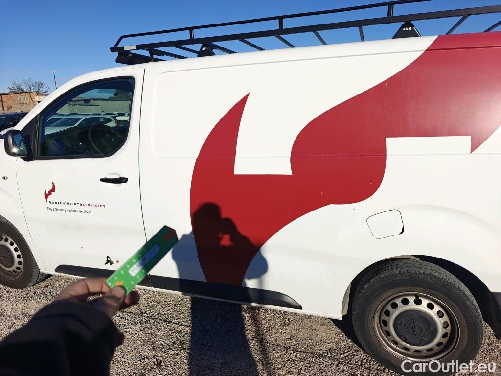  Opel  Vivaro OPEL  / 2019 / 4P / furgón 2.0 Diésel 88kW (120CV) L Inc. Express #19