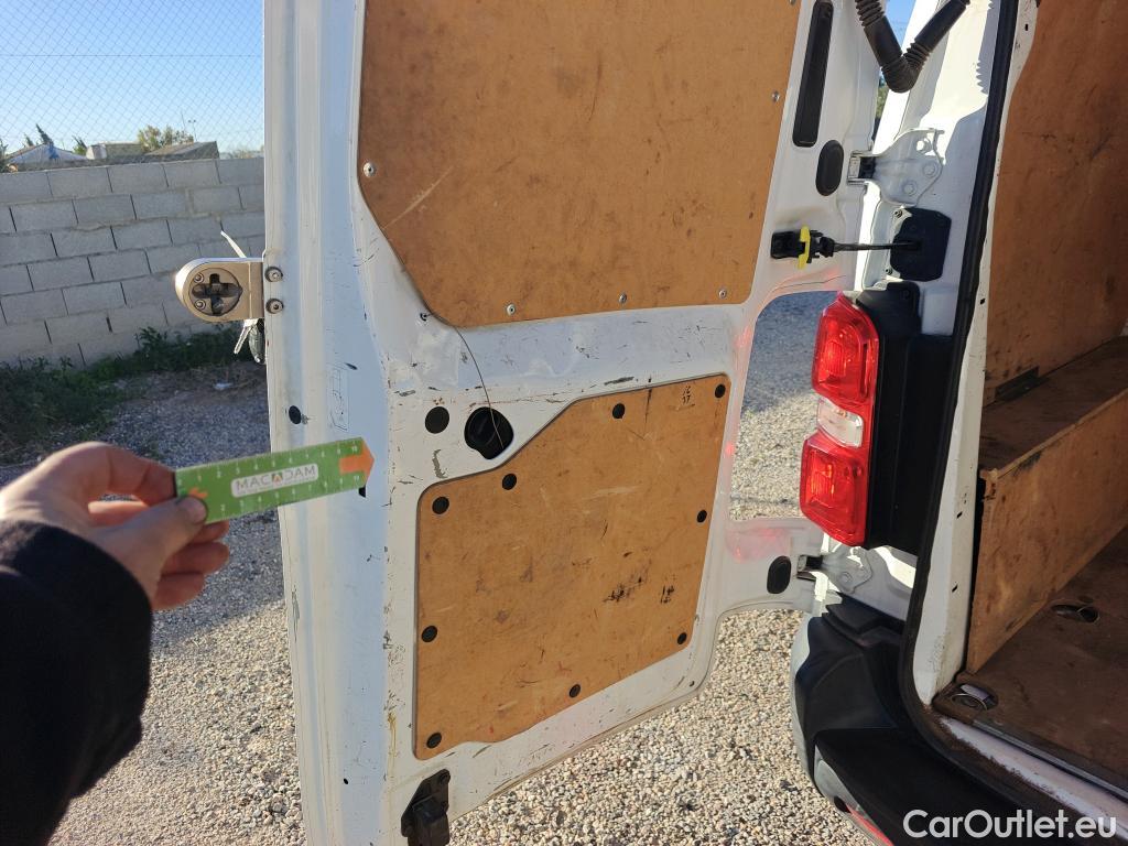  Opel  Vivaro OPEL  / 2019 / 4P / furgón 2.0 Diésel 88kW (120CV) L Inc. Express #3