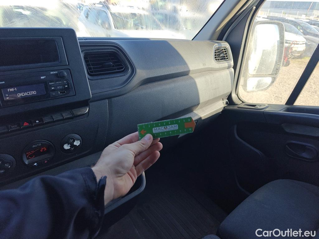  Nissan  NV400 NISSAN  / 2011 / 4P / furgón L2H2 3,5T 2.3dCi 99kW FWD Comfort #90