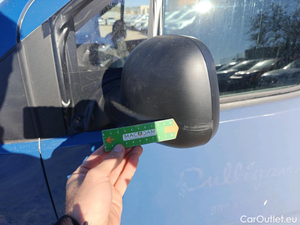  Peugeot  Partner PEUGEOT  / 2018 / 3P / furgón derivado de turismo Pro Standard 600kg BlueHDi 73kW #62