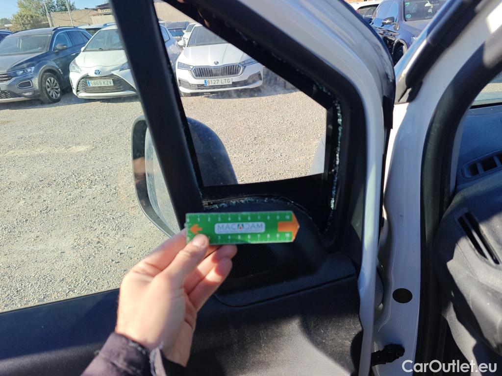  Peugeot  Partner PEUGEOT  / 2018 / 3P / furgón derivado de turismo Pro Standard 600kg BlueHDi 73kW #14