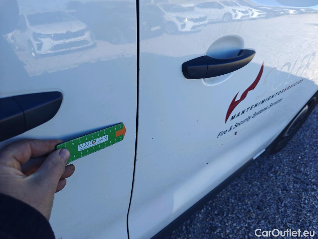  Opel  Vivaro OPEL  / 2019 / 4P / furgón 2.0 Diésel 88kW (120CV) L Inc. Express #36