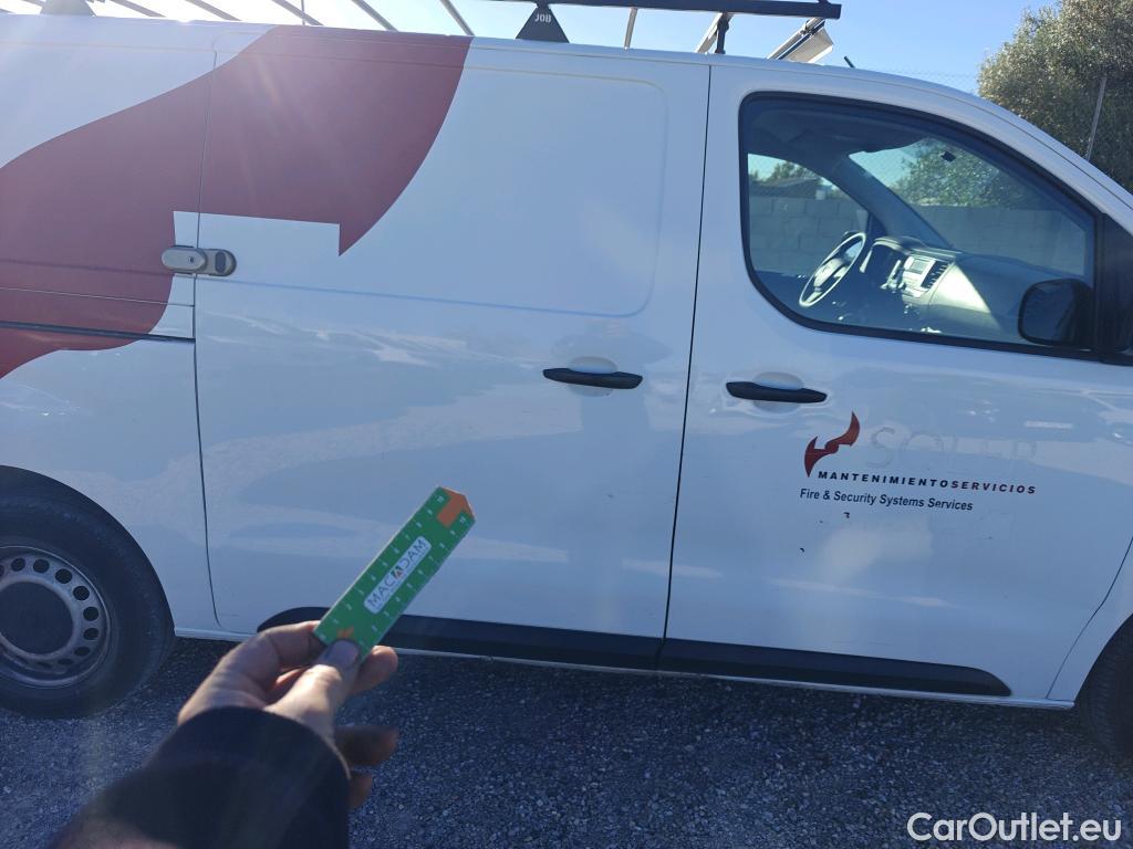  Opel  Vivaro OPEL  / 2019 / 4P / furgón 2.0 Diésel 88kW (120CV) L Inc. Express #17