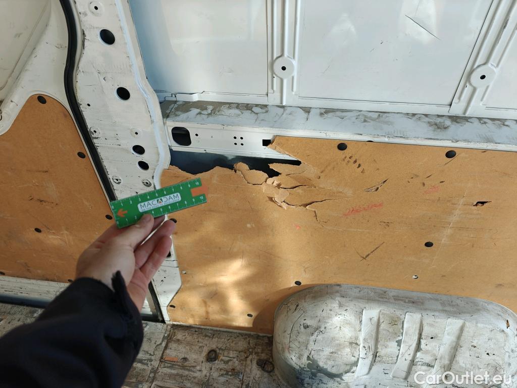  Nissan  NV400 NISSAN  / 2011 / 4P / furgón L2H2 3,5T 2.3dCi 99kW FWD Comfort #25