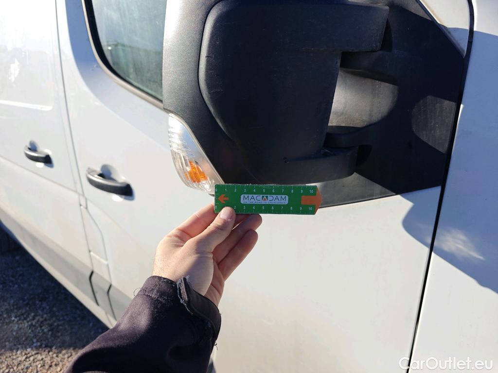  Nissan  NV400 NISSAN  / 2011 / 4P / furgón L2H2 3,5T 2.3dCi 99kW FWD Comfort #107