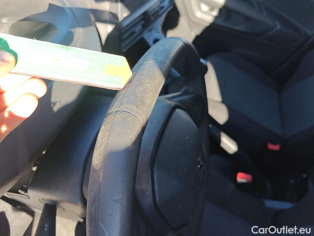  Peugeot  Partner PEUGEOT  / 2018 / 3P / furgón derivado de turismo Pro Standard 600kg BlueHDi 73kW #52