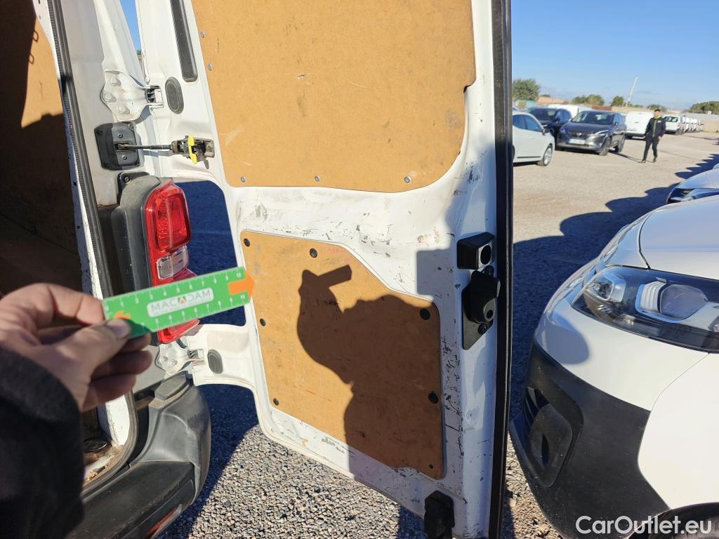  Opel  Vivaro OPEL  / 2019 / 4P / furgón 2.0 Diésel 88kW (120CV) L Inc. Express #4