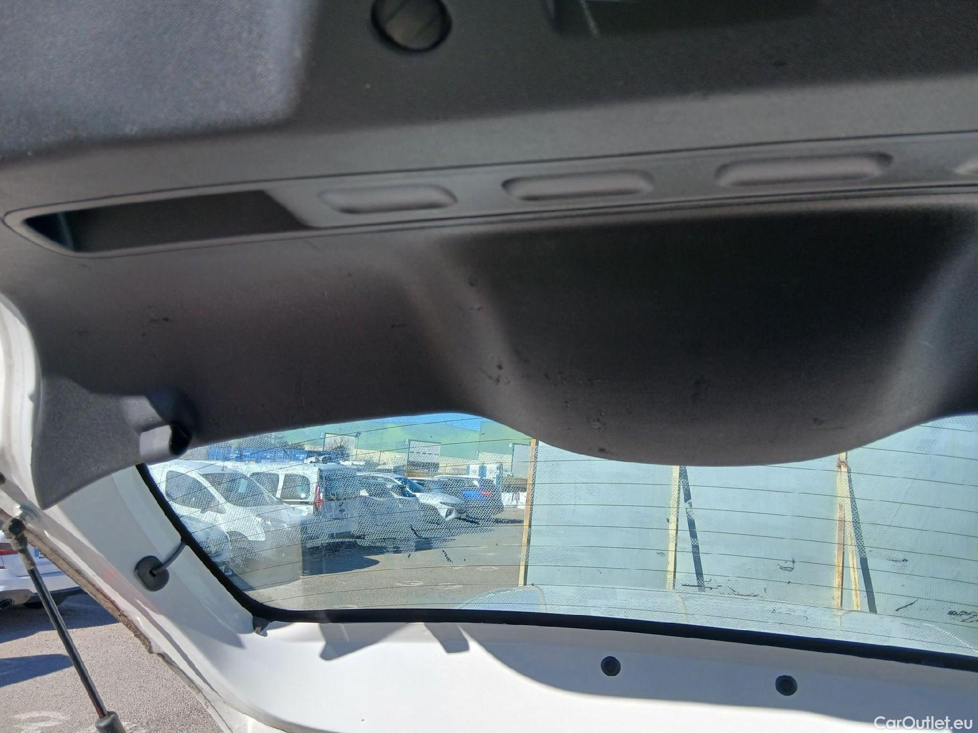  Citroen  C3 CITROEN  / 2016 / 5P / berlina comercial BlueHDi 55KW (75CV) S&S Comercial #40