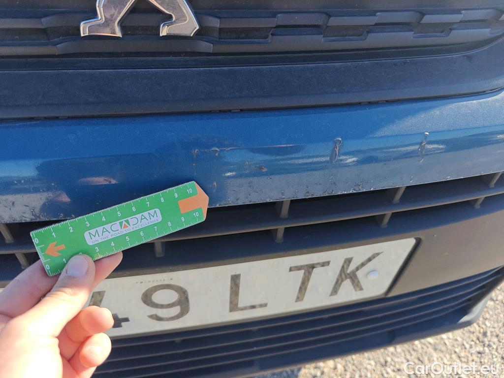  Peugeot  Partner PEUGEOT  / 2018 / 3P / furgón derivado de turismo Pro Standard 600kg BlueHDi 73kW #48