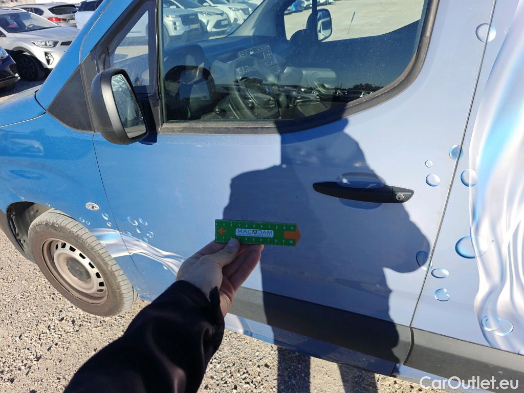  Peugeot  Partner PEUGEOT  / 2018 / 3P / furgón derivado de turismo Pro Standard 600kg BlueHDi 73kW #28