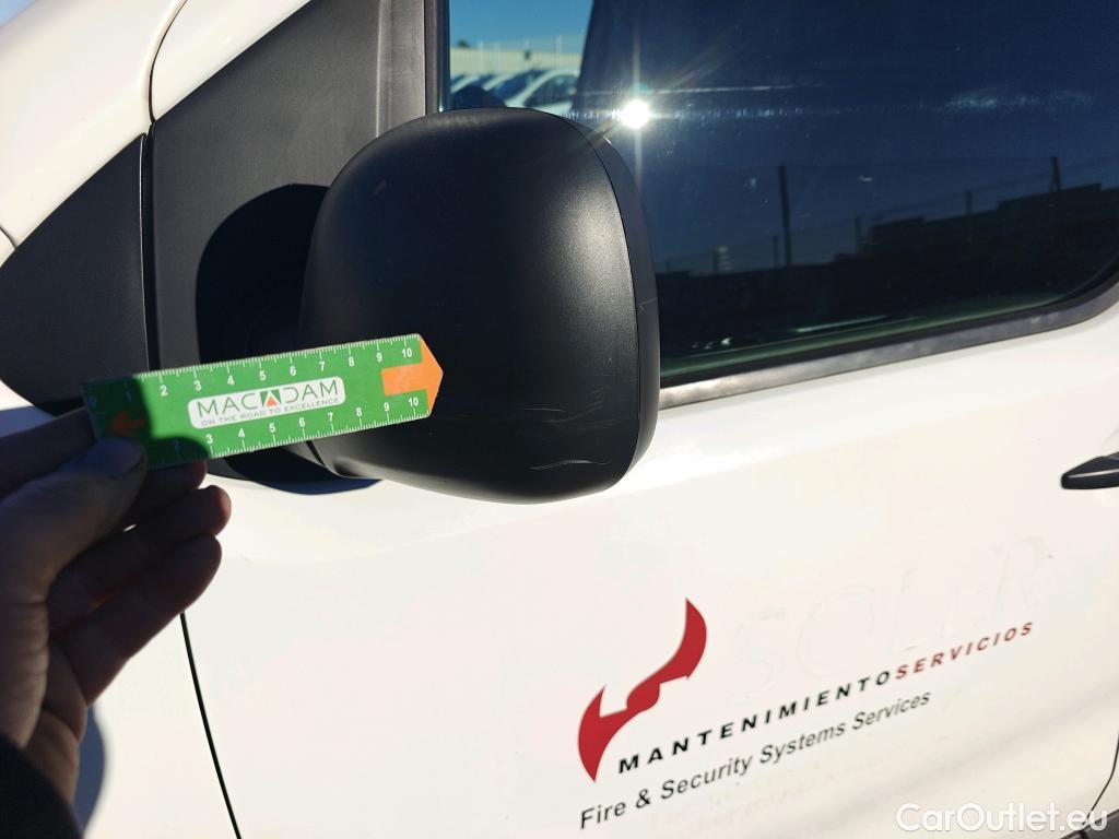  Opel  Vivaro OPEL  / 2019 / 4P / furgón 2.0 Diésel 88kW (120CV) L Inc. Express #32