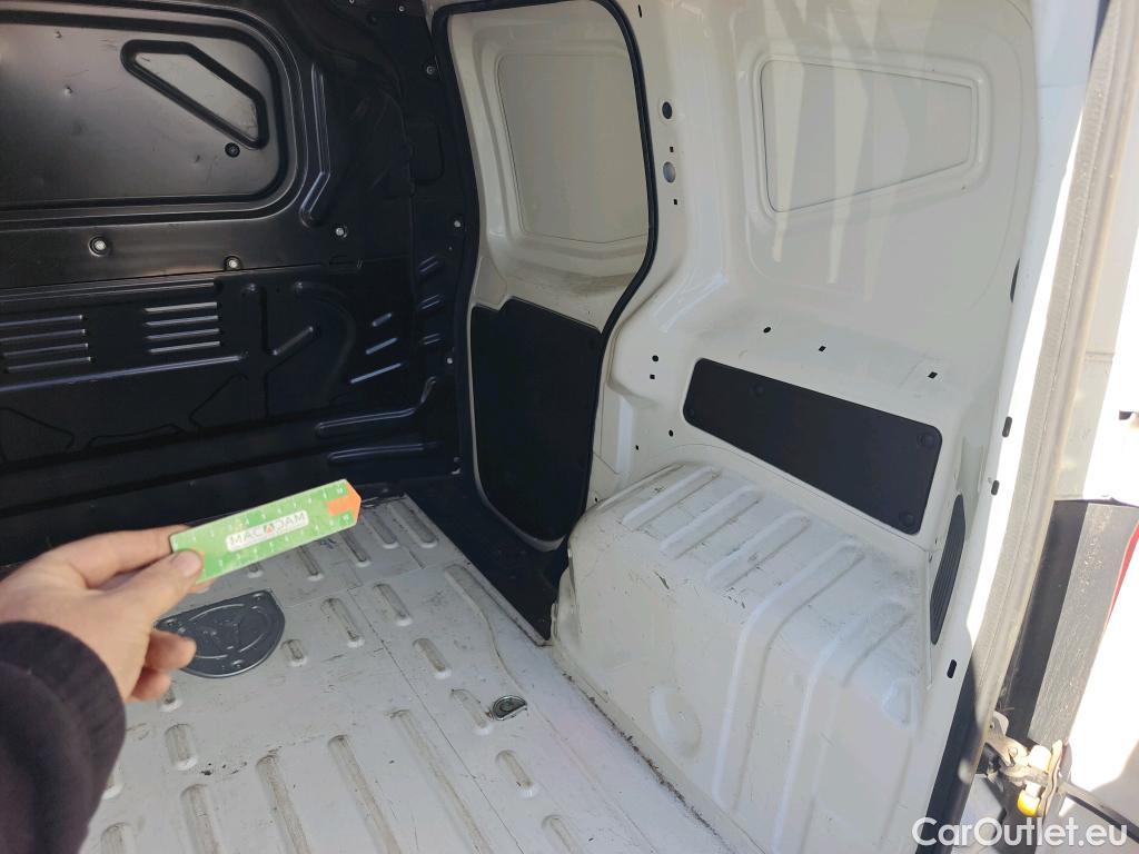  Fiat  Fiorino FIAT  / 2016 / 4P / furgón derivado de turismo Cargo SX N1 1.3 MJet 70 kW (95 CV) #5