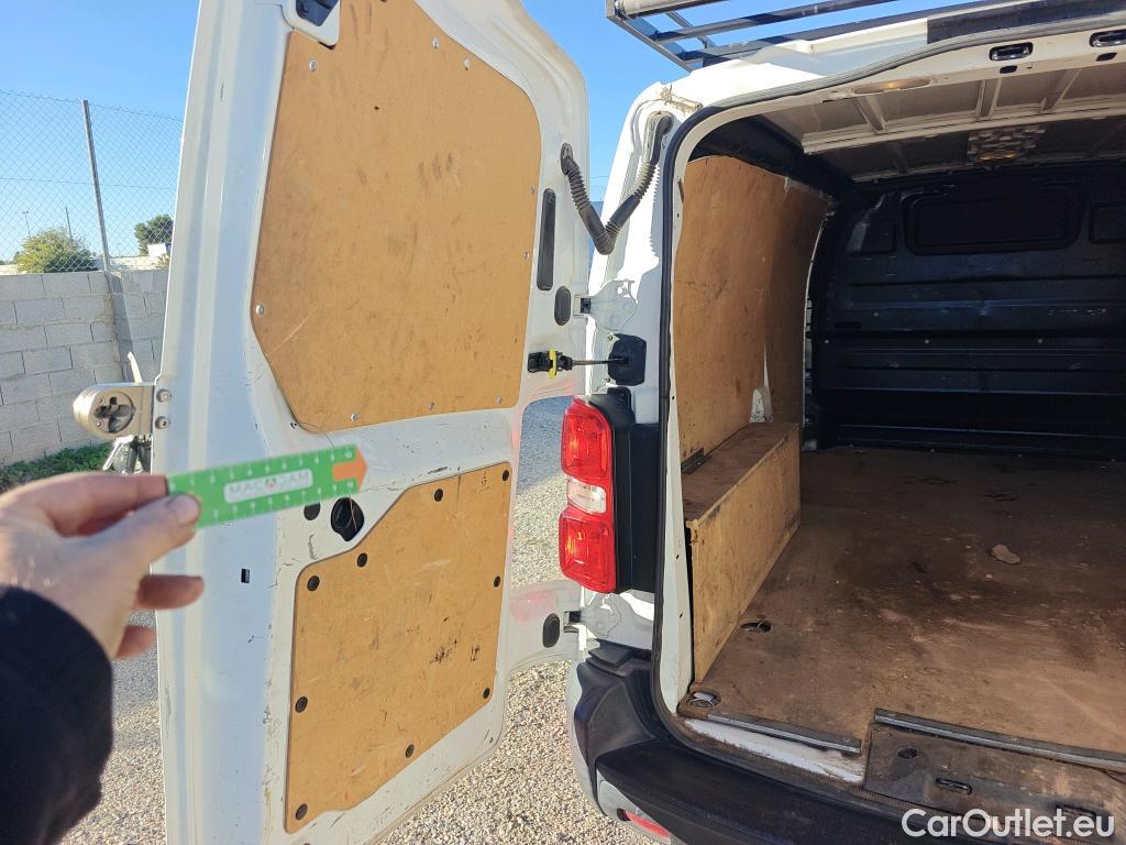  Opel  Vivaro OPEL  / 2019 / 4P / furgón 2.0 Diésel 88kW (120CV) L Inc. Express #39