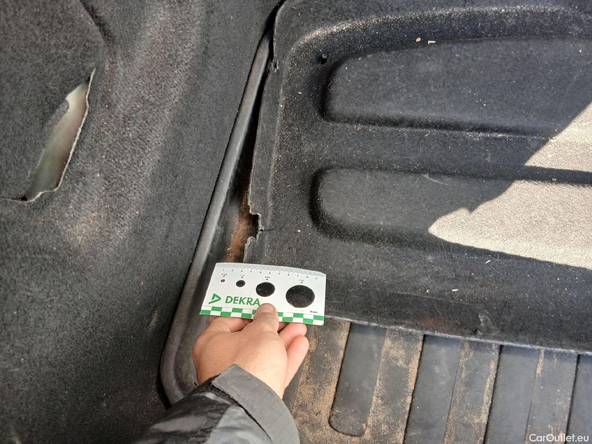  Citroen  C3 CITROEN  / 2016 / 5P / berlina comercial BlueHDi 55KW (75CV) S&S Comercial #41