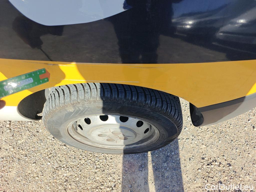  Fiat  Fiorino FIAT  / 2016 / 4P / furgón derivado de turismo Cargo SX N1 1.3 MJet 70 kW (95 CV) #4