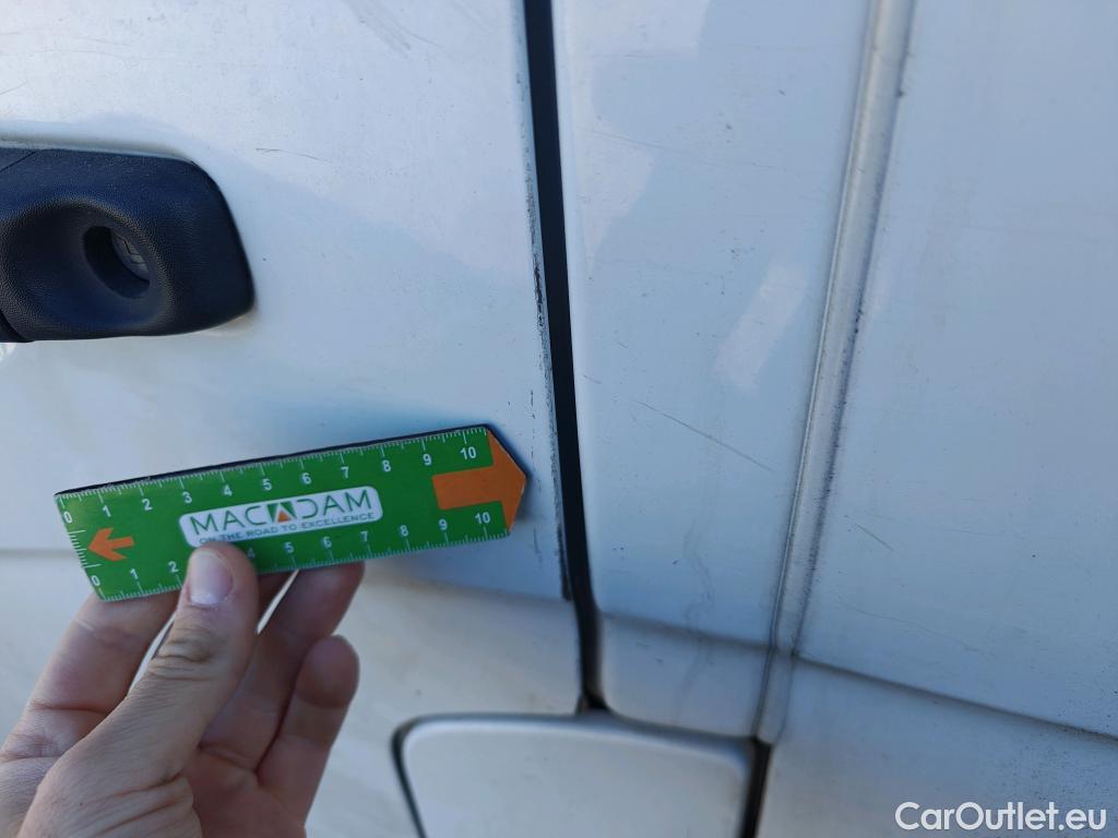  Nissan  NV400 NISSAN  / 2011 / 4P / furgón L2H2 3,5T 2.3dCi 99kW FWD Comfort #71