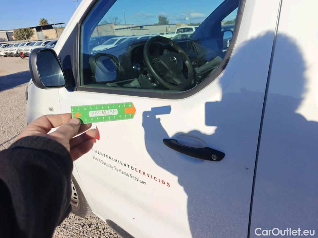  Opel  Vivaro OPEL  / 2019 / 4P / furgón 2.0 Diésel 88kW (120CV) L Inc. Express #33