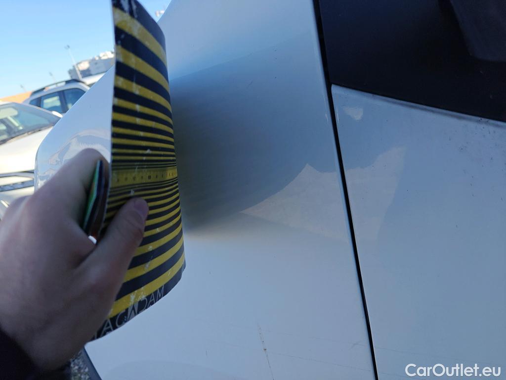  Nissan  NV400 NISSAN  / 2011 / 4P / furgón L2H2 3,5T 2.3dCi 99kW FWD Comfort #42