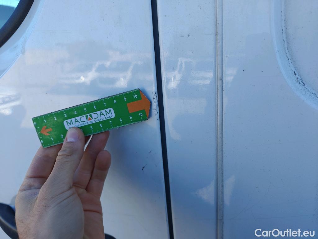  Nissan  NV400 NISSAN  / 2011 / 4P / furgón L2H2 3,5T 2.3dCi 99kW FWD Comfort #72