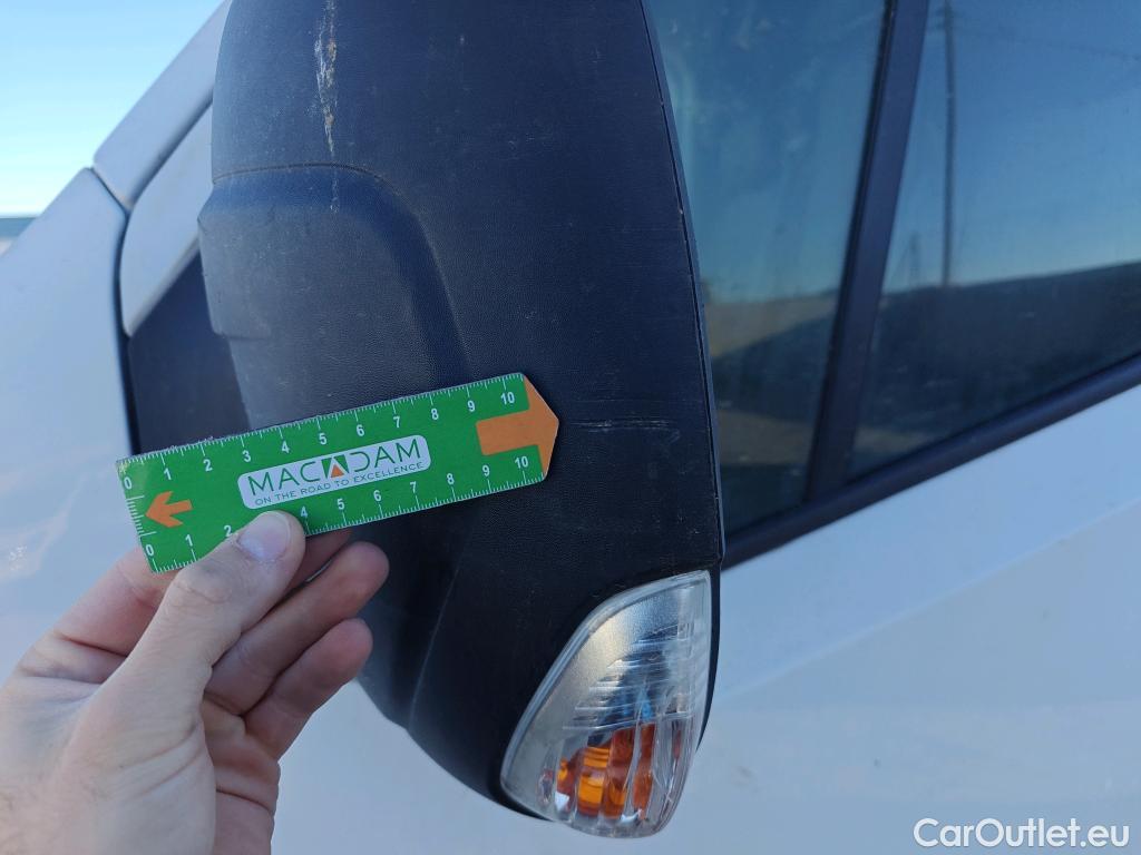  Nissan  NV400 NISSAN  / 2011 / 4P / furgón L2H2 3,5T 2.3dCi 99kW FWD Comfort #100