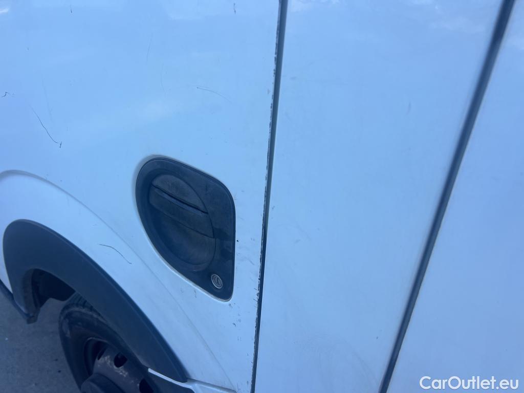  Nissan  NV400 NISSAN NT400 / 2014 / 4P / chasis doble cabina 35.13/3 Comfort Doble Cabina Larga #21